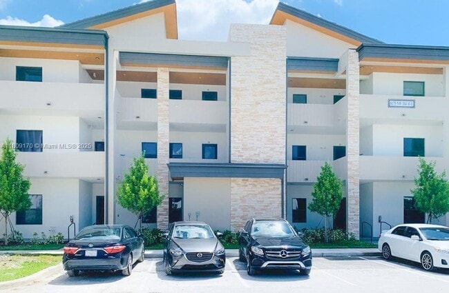 Foto del edificio - 8151 NW 104th Ave