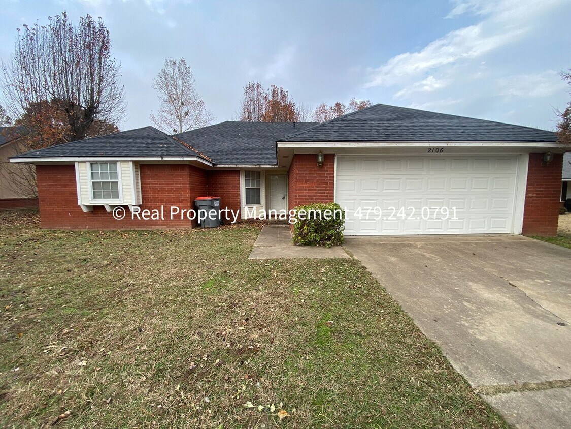 Primary Photo - COMING IN MARCH! House in Greenwood - 3 Be...