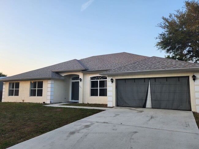 Building Photo - Port St. Lucie Pool Home for rent