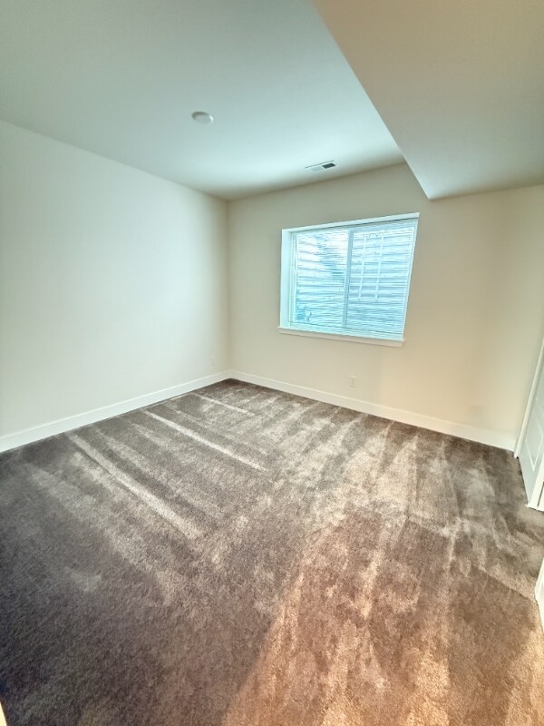 Building Photo - 102 Cayauga Way