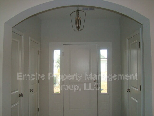 Foto del edificio - 1326 Montford Dr