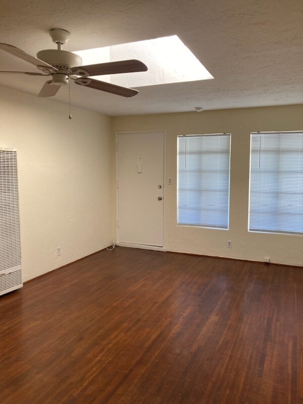 Studio living area - 4111 W Olive Ave