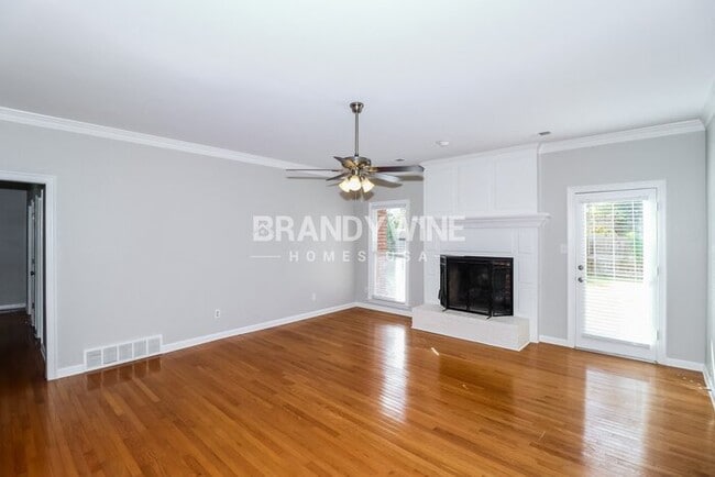 Building Photo - 2795 Lanthorn Dr