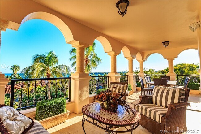 Building Photo - 19145 Fisher Island Dr