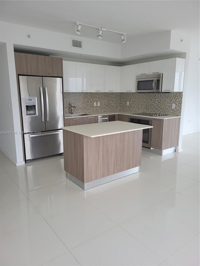 Building Photo - 5300 Paseo Blvd