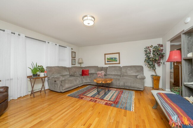 Foto del edificio - Four Bedroom Home in Portage