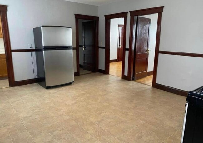 Building Photo - 10 Imperial Rd