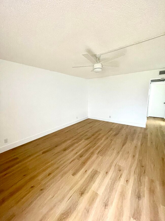 Building Photo - 34 Cambridge E