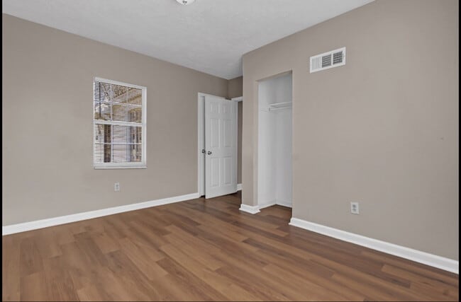 Building Photo - 3129 Hillis St