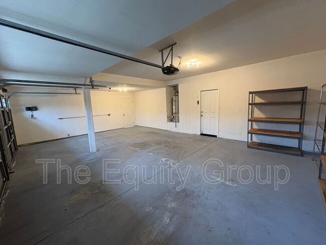 Building Photo - 2650 S Peppertree St