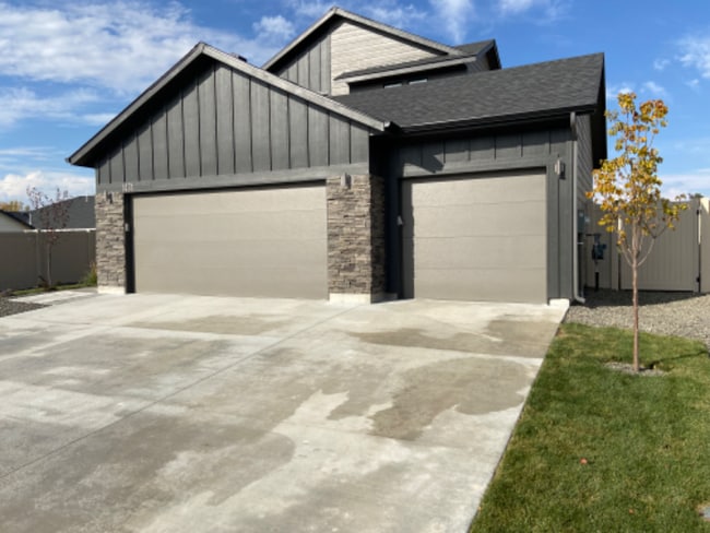Building Photo - 1474 W Riodosa Dr