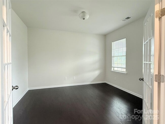 Building Photo - 17508 Snug Harbor Rd