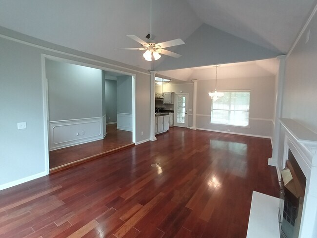 Foto del edificio - 12 Bailey Ln