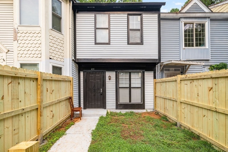 431 St Ives Square, Stone Mountain, GA 30083 Townhome Rentals in Stone Mountain GA