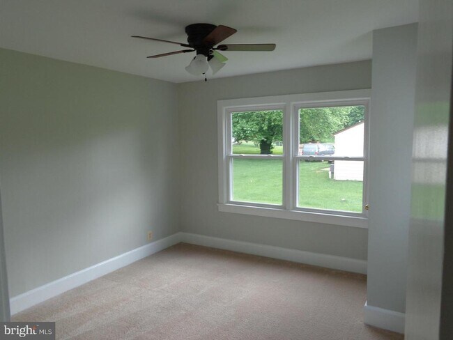 Foto del edificio - 607 Waterloo Rd