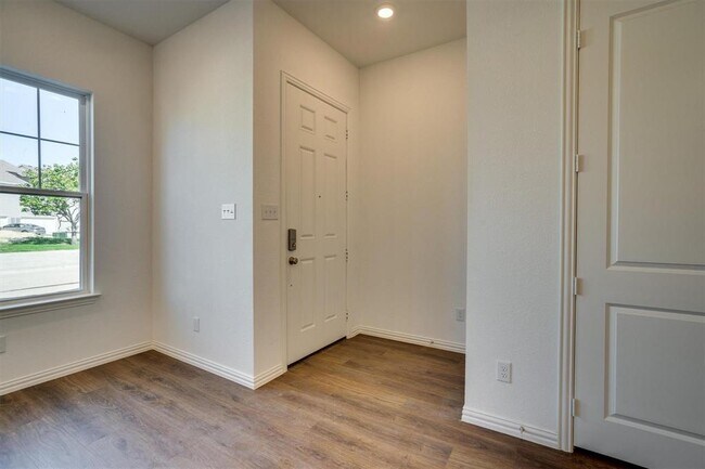 Building Photo - 9935 Schramm St