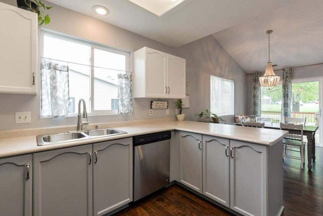 Foto del edificio - Welcome to your future home in Branson, MO!