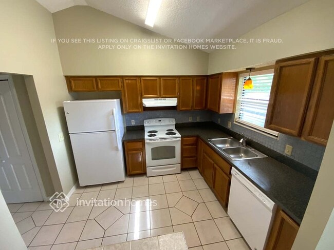 Building Photo - 1810 Farm Way