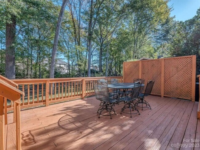 Building Photo - Partially Furnished Home for Rent