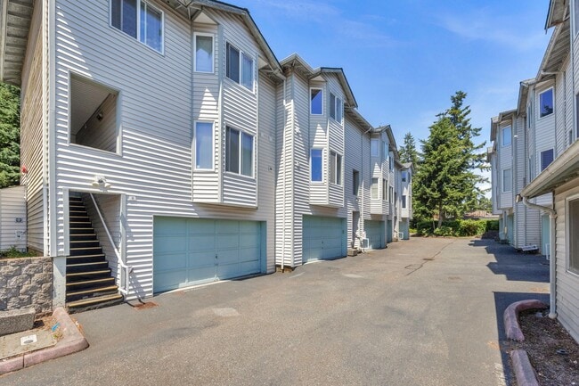 Building Photo - 10 E Casino Rd