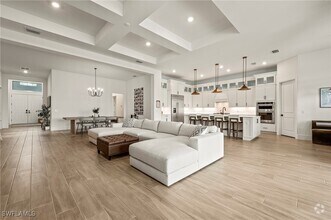Building Photo - 1784 Palomar Ter