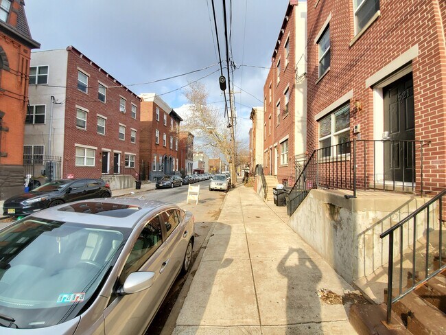 Building Photo - 1519 N 17th St
