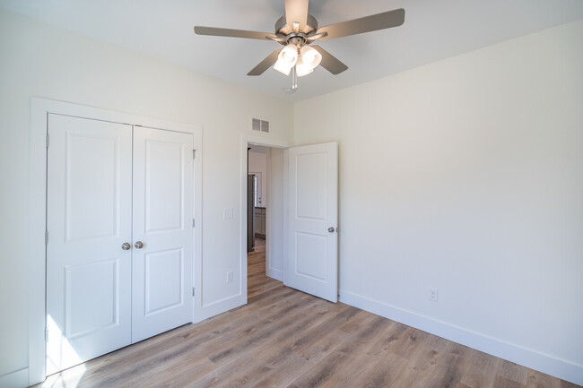 Building Photo - 276 Middlebrook Ln