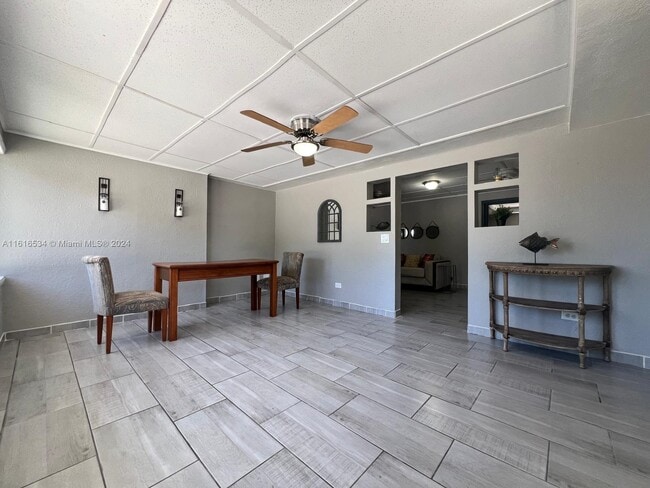 Building Photo - 66 Tarpon Ave