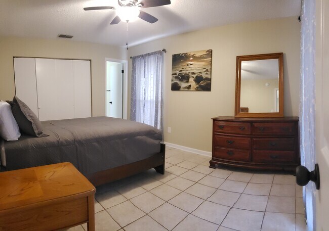 Master Bedroom - 3548 Colony Cove Trail W