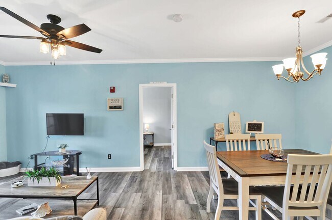 Foto del edificio - Charming 2-Bedroom Condo for Rent – Your P...