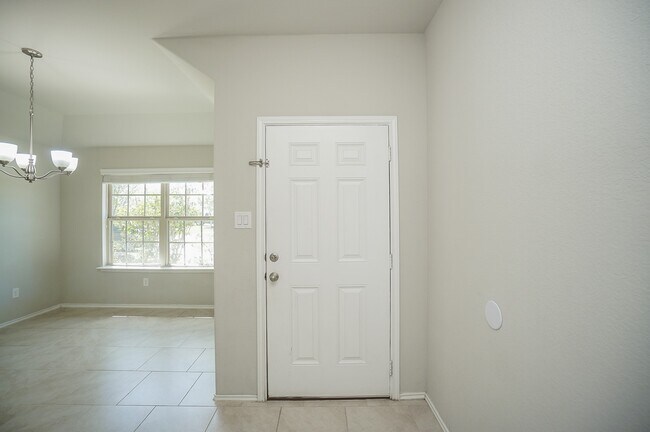 Building Photo - 4402 Modica Dr