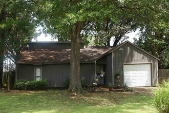 Building Photo - 1218 Simmonsridge Dr