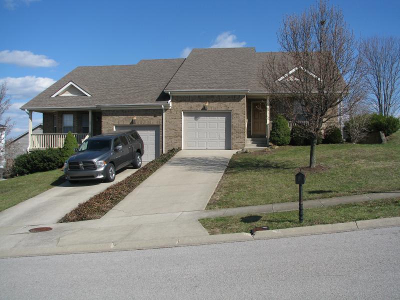 Primary Photo - 98 Bay Hill Dr