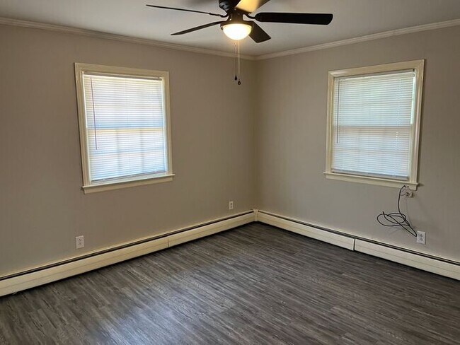 Building Photo - 600 Pee Dee Ave