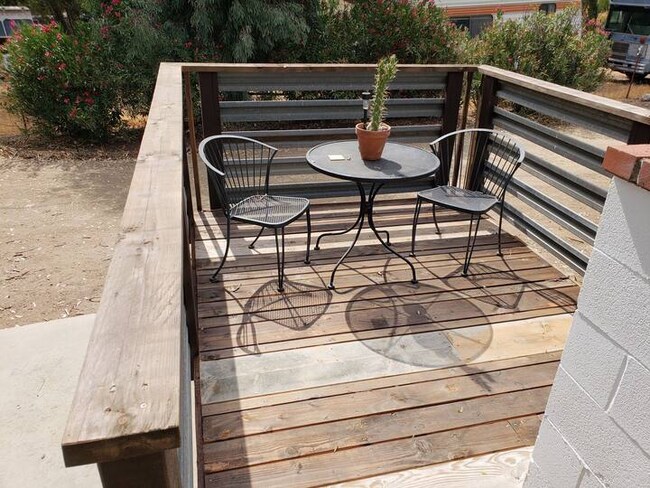 Foto del edificio - 37711 E Benton Rd