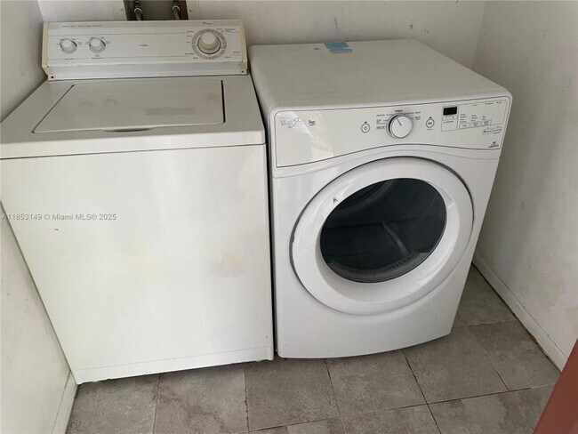 Foto del edificio - 2 bedroom in North Miami Beach FL 33179