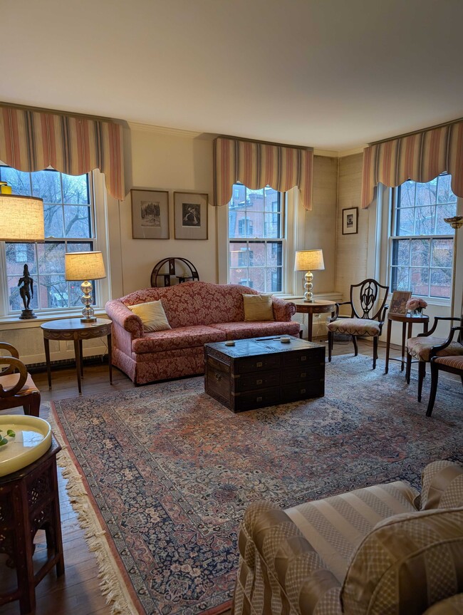Building Photo - 2 Louisburg Sq Unit #4/5