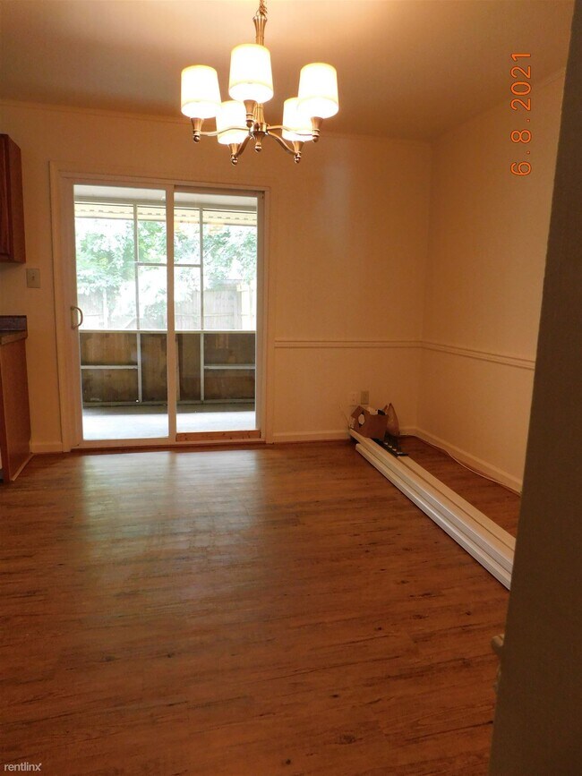 Building Photo - 2 br, 2.5 bath Townhome - 616 Fox Creek Ct