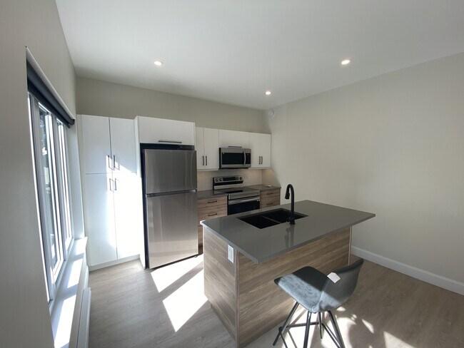 Photo du bâtiment - 180 Hillsborough Rd