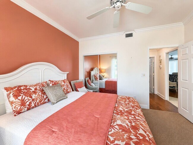 Foto del edificio - Furnished 2-bedroom, 2-bath first-floor condo