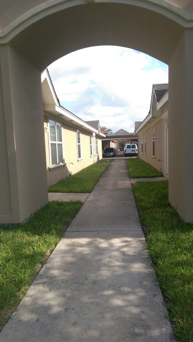 1901 Douglas Unit 3, Pharr, TX 78577 Apartments in Pharr, TX