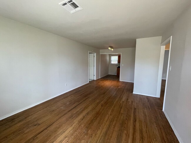 Foto del edificio - Del City Three Bedroom - Complete Remodel!