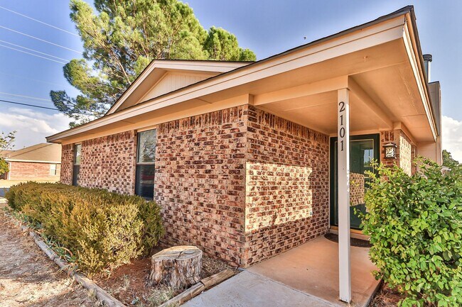 Foto del edificio - Stylish 3-Bedroom Home on a Corner Lot