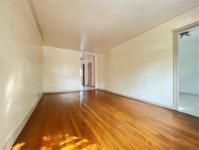 Foto del edificio - 253 Bay 11th St