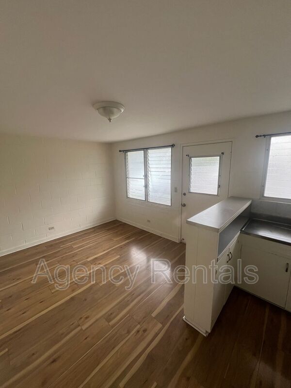 Building Photo - 2733 Ka?aha St