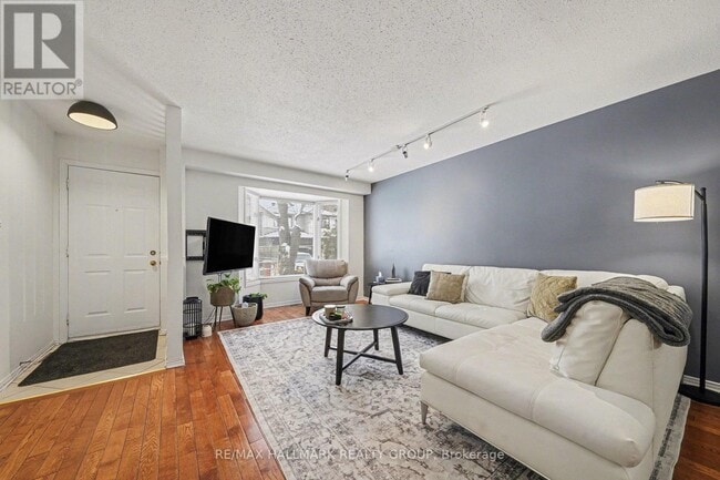 Building Photo - 2741 Massicotte Ln