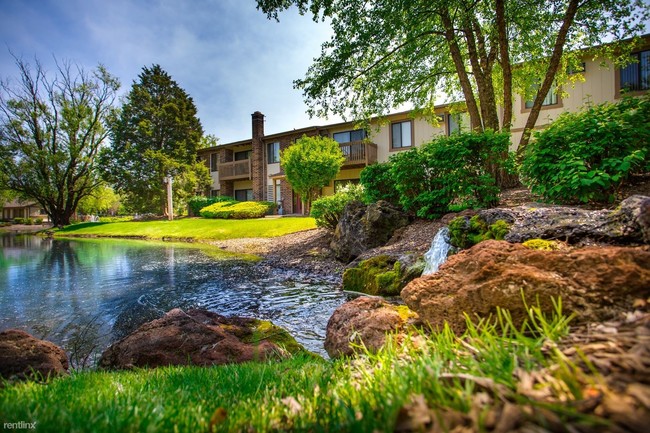 Foto del edificio - 619 Plum Grove Rd