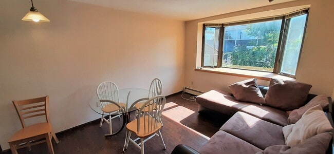 Building Photo - 211 Linden Avenue