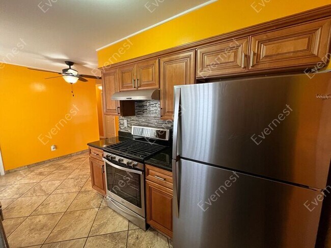 Building Photo - 18369 Shiawassee Dr