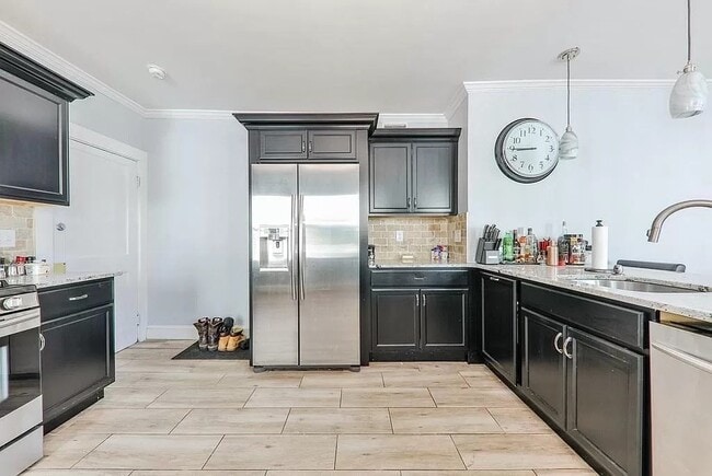 Building Photo - 55 Whitten St